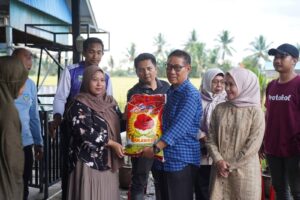 Pemkab Koltim salurkan bantuan untuk warga terdampak banjir di Kecamatan Ladongi